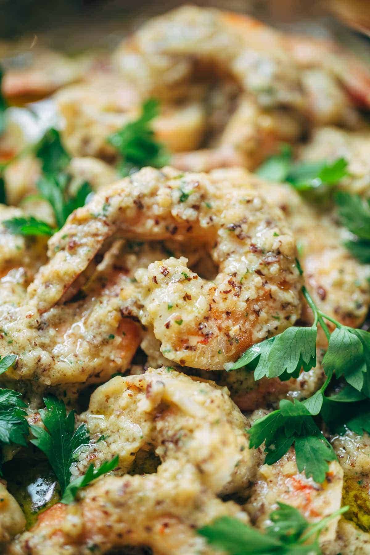 Spanish Shrimp with Garlic Bread Sauce - made with just 7 familiar, easy to find ingredients and fancy enough for company! | pinchofyum.com Spanish Shrimp with Garlic Bread Sauce - made with just 7 familiar, easy to find ingredients and fancy enough for company! | pinchofyum.com